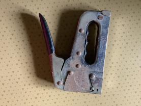 Location : agrafeuse Location : agrafeuse