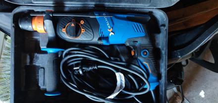 Location : perforateur Location : perforateur