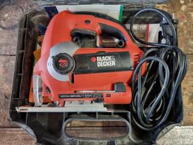 Location : scie sauteuse Location : scie sauteuse