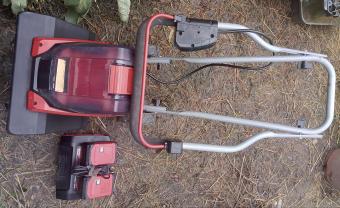 Location : motobineuse Location : motobineuse