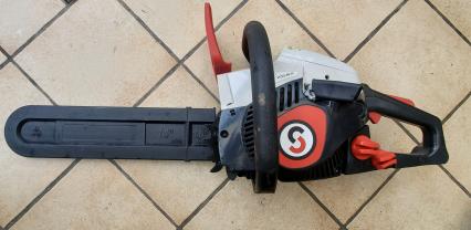 Location : tronconneuse Location : tronconneuse