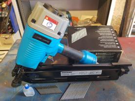 Location : cloueuse Location : cloueuse