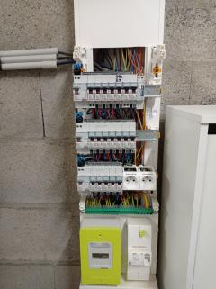 Service : electricien Service : electricien