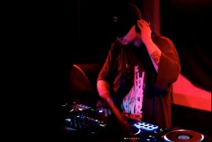 Service : dj Service : dj