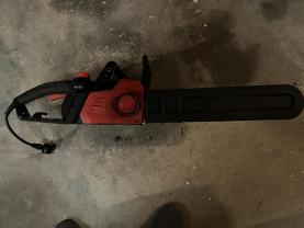 Location : tronconneuse Location : tronconneuse