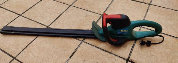 Location : taille haie Location : taille haie