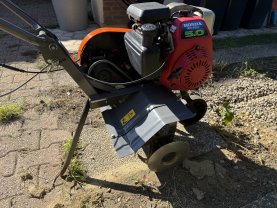 Location : motobineuse Location : motobineuse