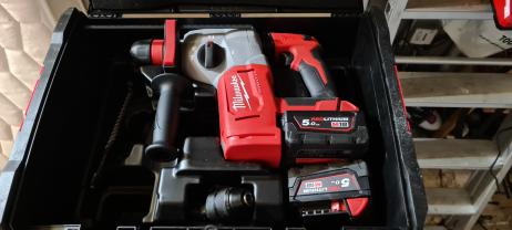 Location : perforateur Location : perforateur