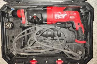 Location : perforateur Location : perforateur