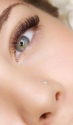 Service : extension de cils Service : extension de cils