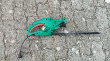 Location : taille haie Location : taille haie