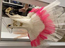 Location : costume Location : costume