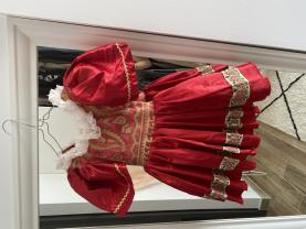 Location : costume Location : costume