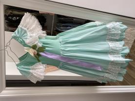 Location : costume Location : costume