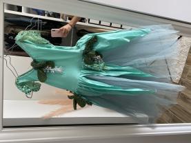 Location : costume Location : costume