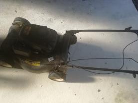 Location : tondeuse Location : tondeuse