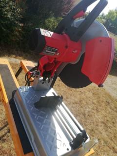 Location : tronconneuse Location : tronconneuse