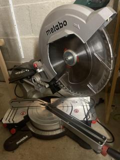 Location : scie a onglet Location : scie a onglet