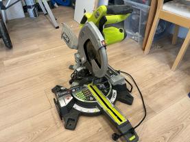 Location : scie a onglet Location : scie a onglet