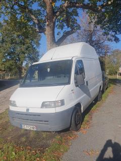 Location : fourgon Location : fourgon