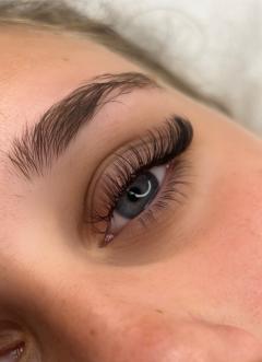 Service : extension de cils Service : extension de cils