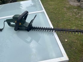 Location : taille haie Location : taille haie