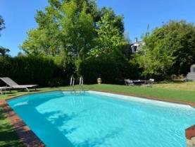 Location : autre Location : autre