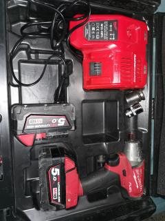 Location : boulonneuse Location : boulonneuse