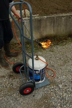 Location : desherbeur Location : desherbeur