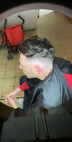 Service : coiffure homme Service : coiffure homme