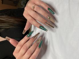 Service : prothesiste ongulaire Service : prothesiste ongulaire