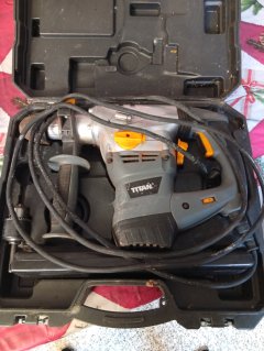 Location : perforateur Location : perforateur