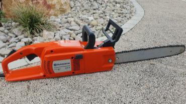 Location : tronconneuse Location : tronconneuse