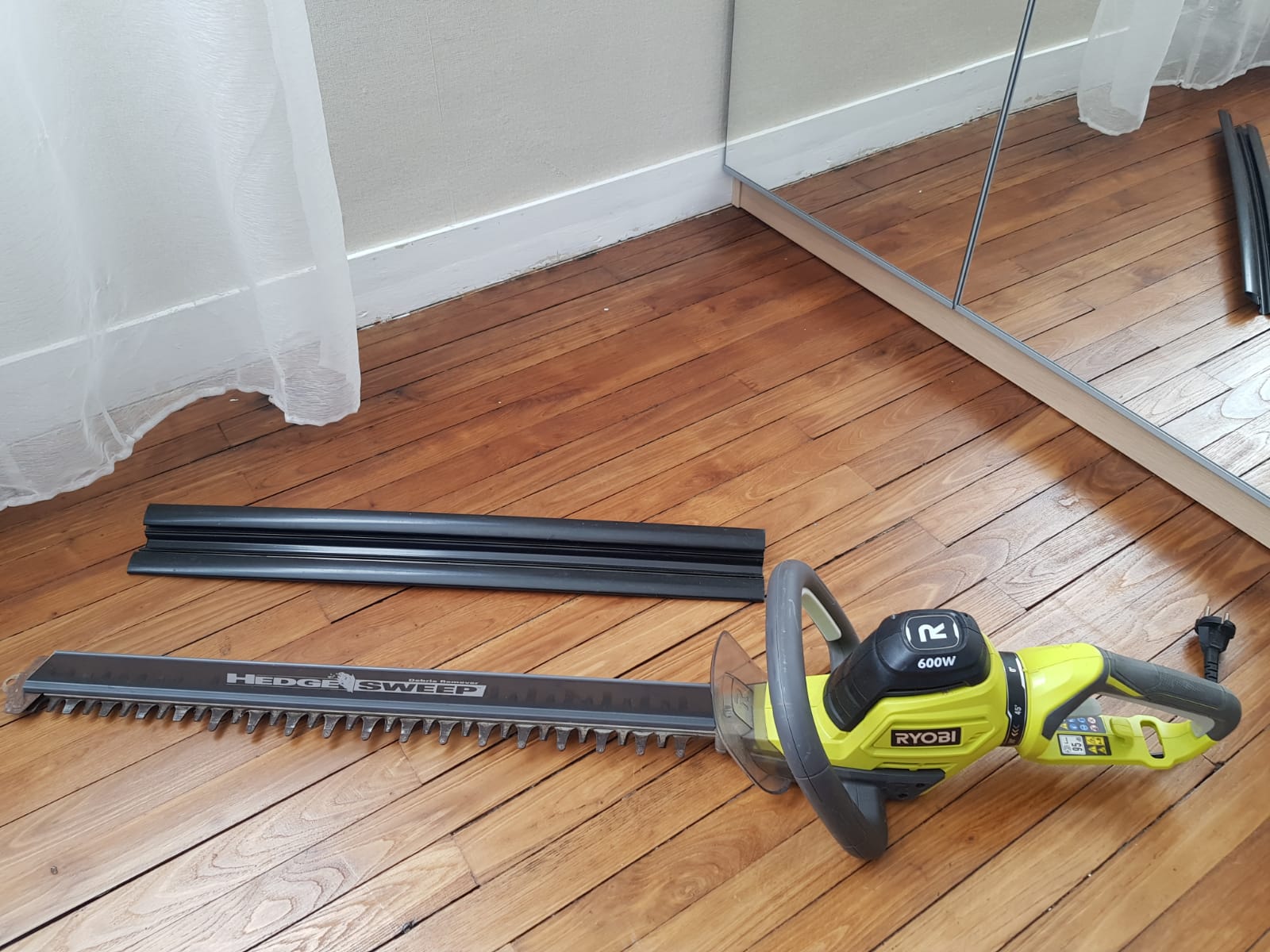 Location taille haie 49 entre particuliers