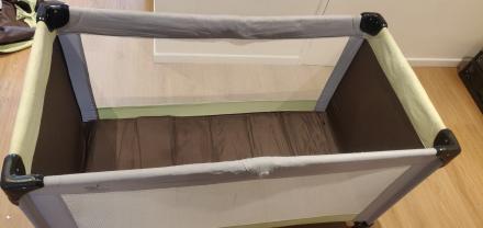 Location : lit parapluie Location : lit parapluie