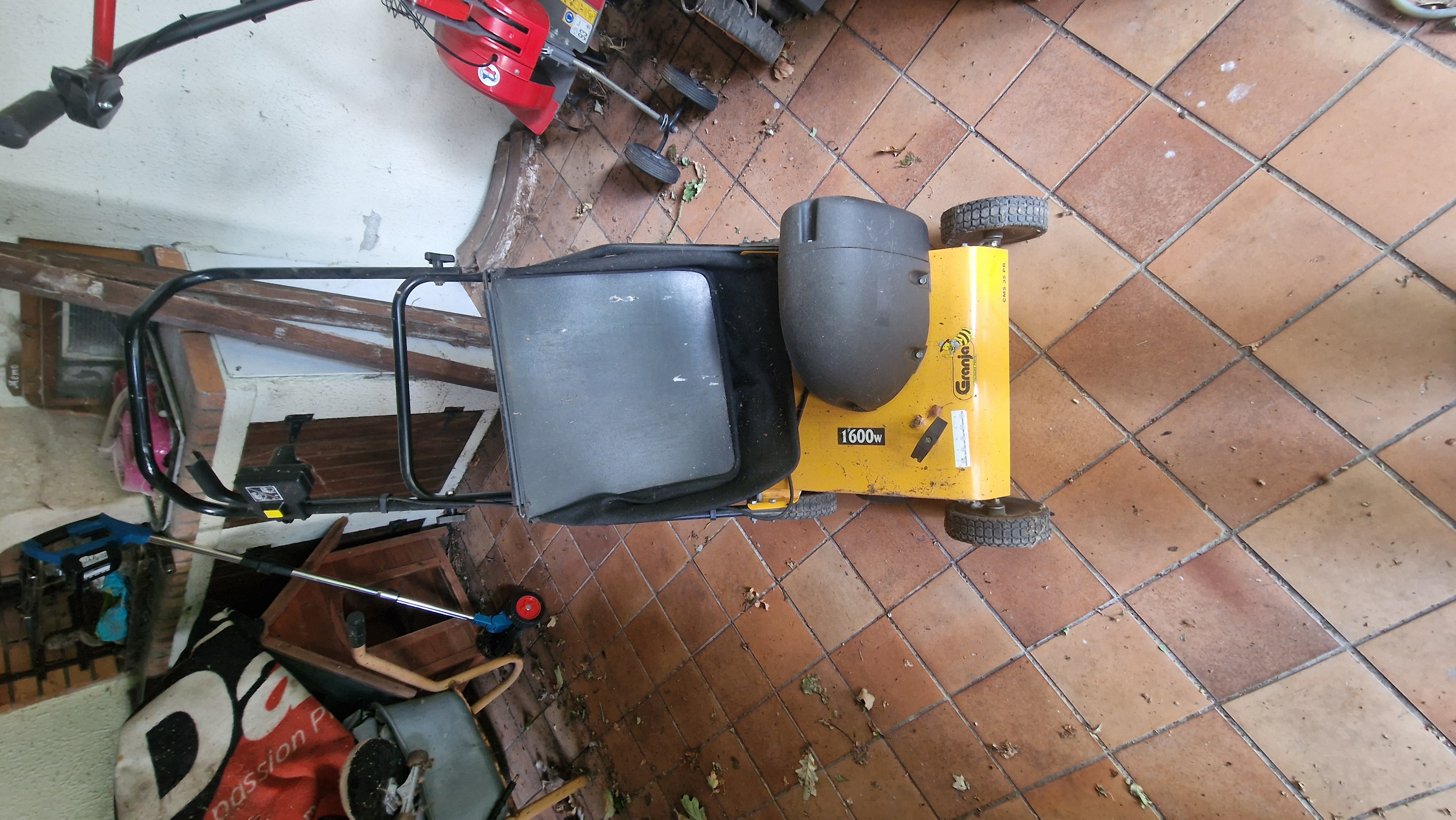 Location scarificateur entre particuliers (37)