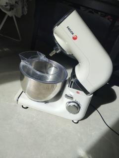 Location : robot multifonctions Location : robot multifonctions