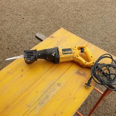 Location : scie sabre Location : scie sabre