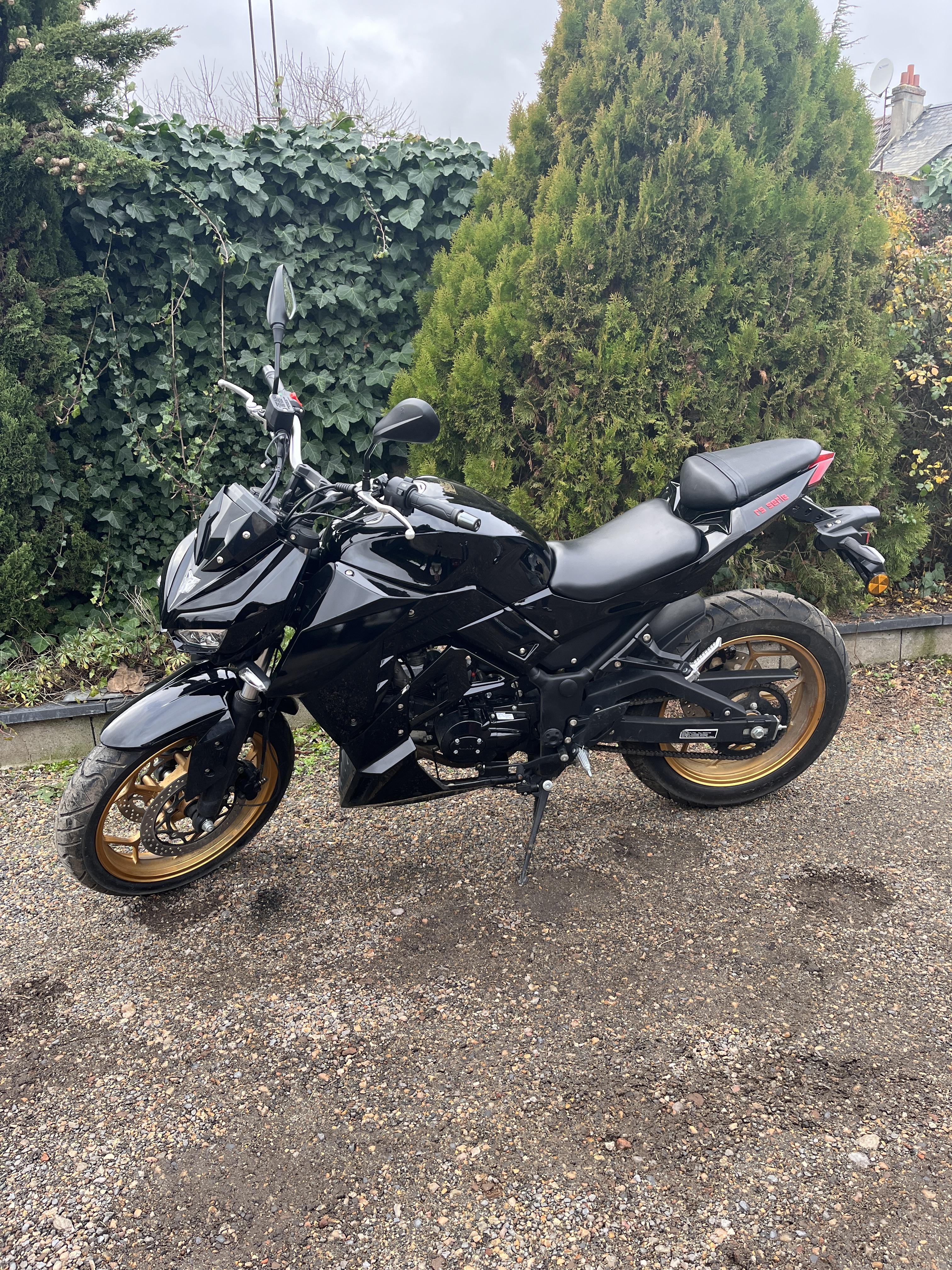 Location moto 75 entre particuliers
