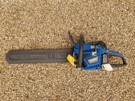 Location : tronconneuse Location : tronconneuse