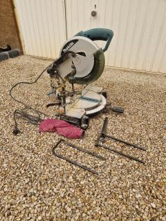 Location : scie a onglet Location : scie a onglet