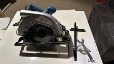 Location : scie circulaire Location : scie circulaire