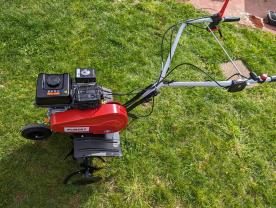 Location : motobineuse Location : motobineuse