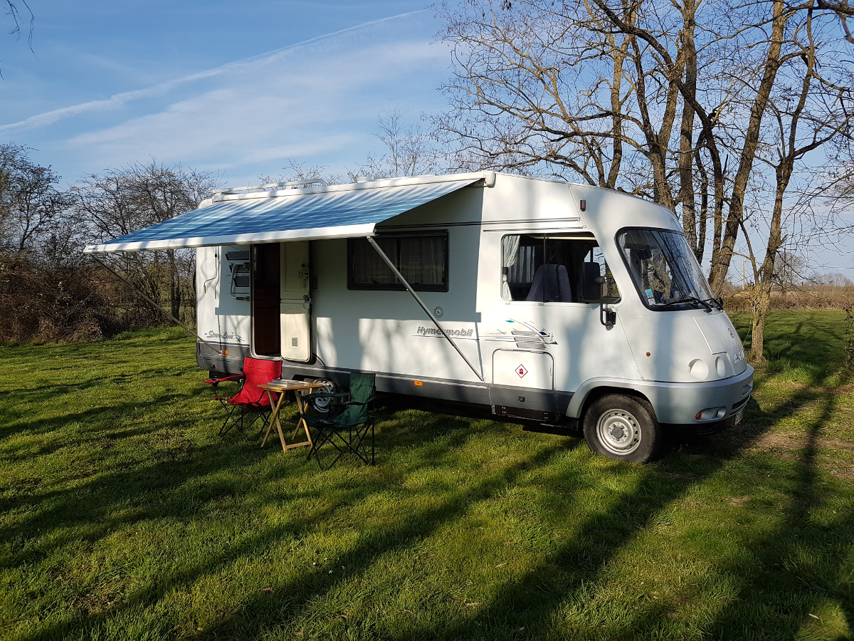 Location camping car hymer 18 entre particuliers