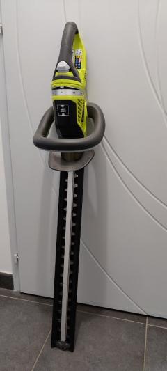 Location : taille haie Location : taille haie