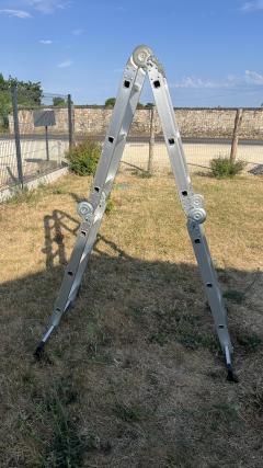 Location : echelle Location : echelle