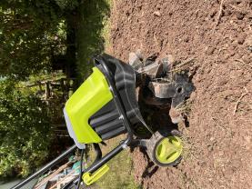 Location : motobineuse Location : motobineuse