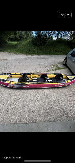 Location : kayak Location : kayak