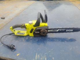 Location : tronconneuse Location : tronconneuse