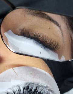 Service : extension de cils Service : extension de cils
